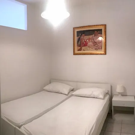 Leda Apartment